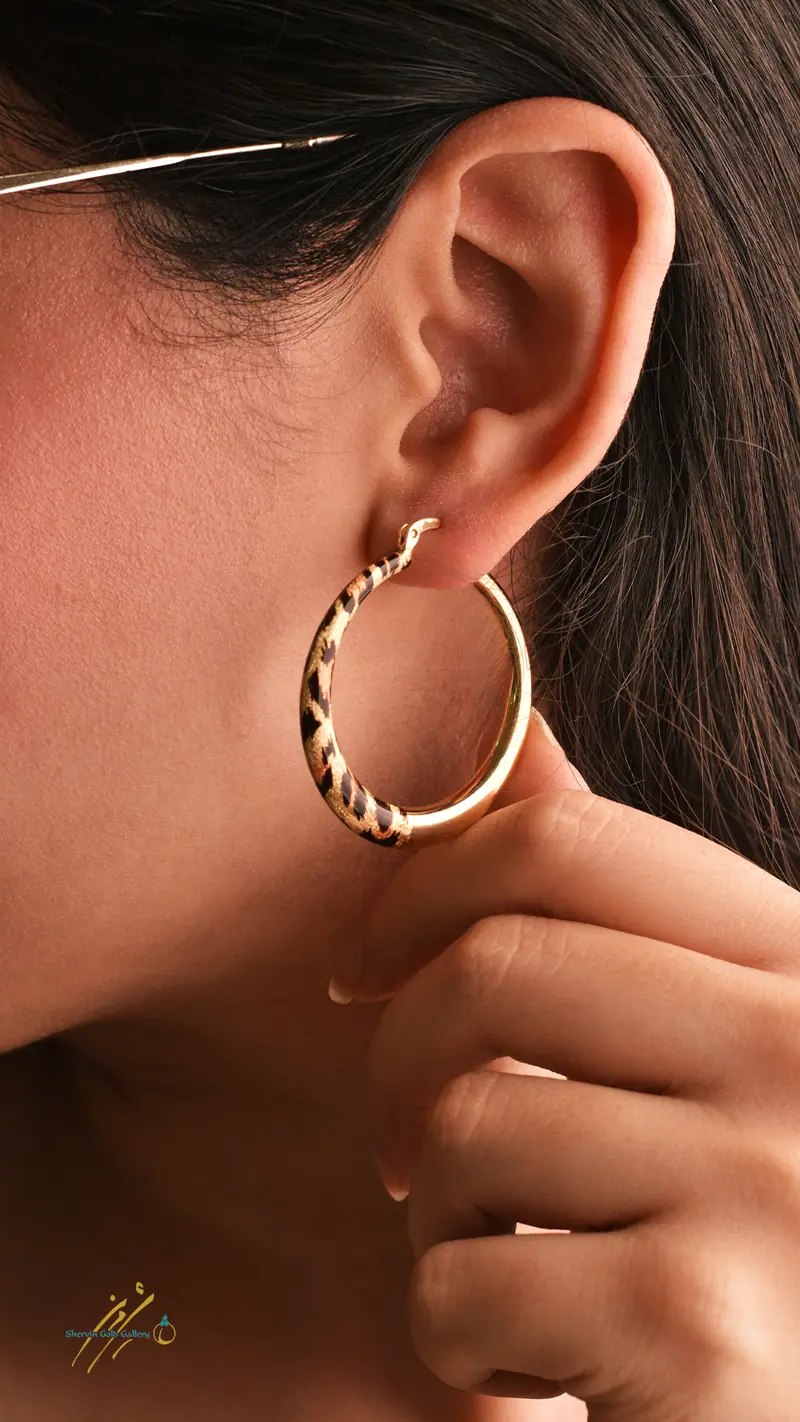 گوشواره حلقهای طرحدار — گوشواره طلای ۱۸ عیار گالری طلای شروین